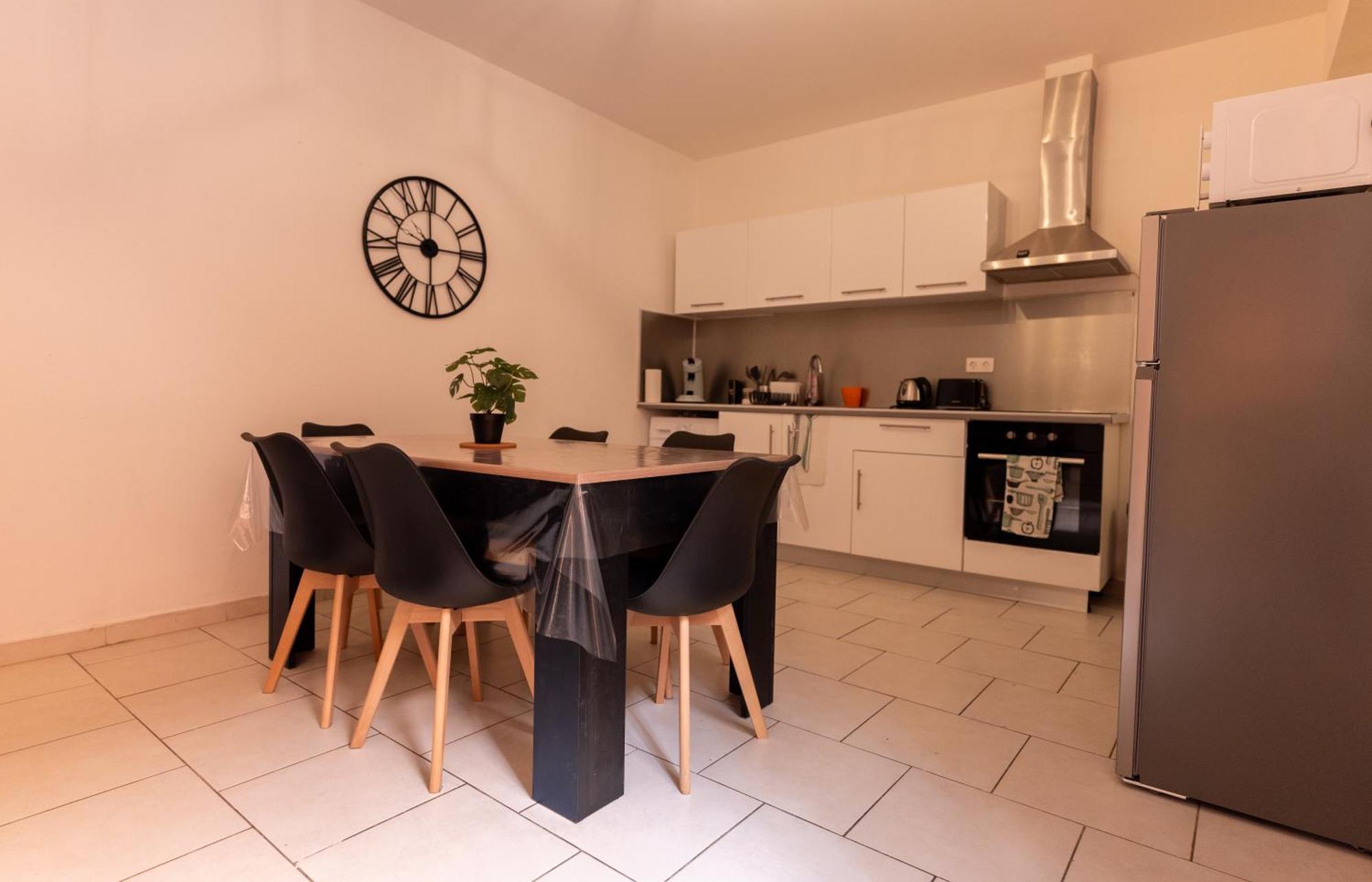 Appartement Tout Equipe Pour 6 Personnes A 15Min Des Plages ベジエ エクステリア 写真