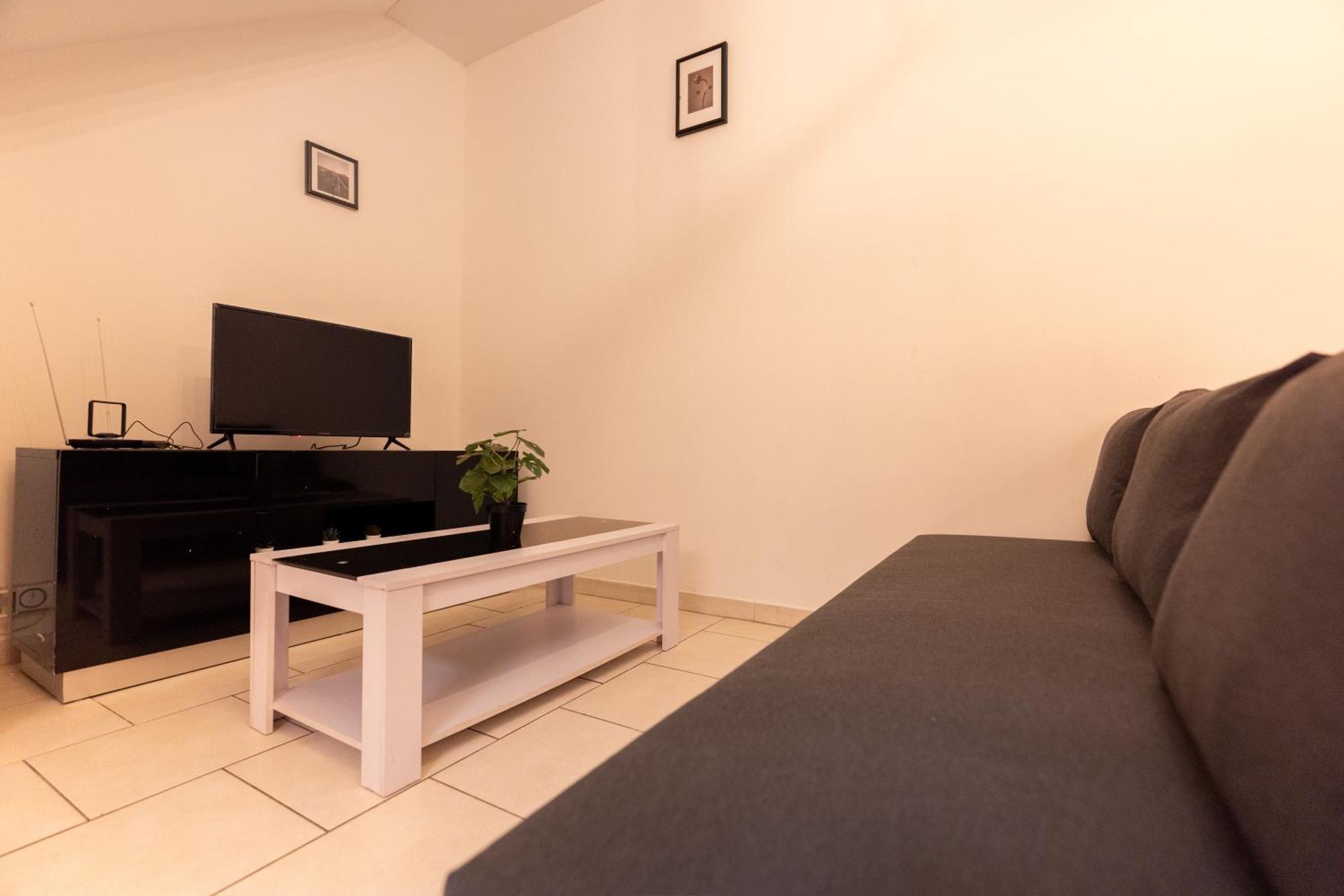 Appartement Tout Equipe Pour 6 Personnes A 15Min Des Plages ベジエ エクステリア 写真