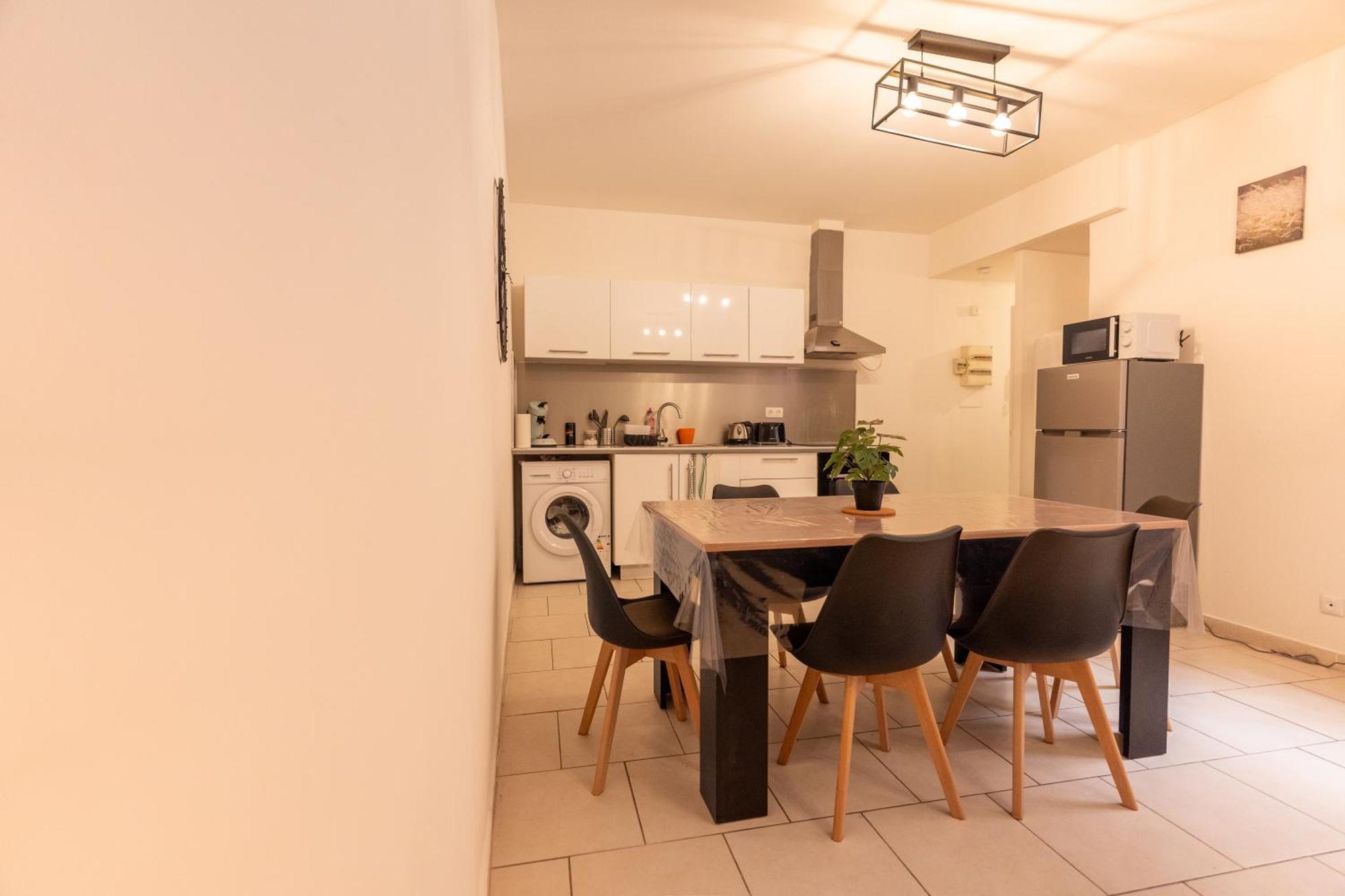 Appartement Tout Equipe Pour 6 Personnes A 15Min Des Plages ベジエ エクステリア 写真